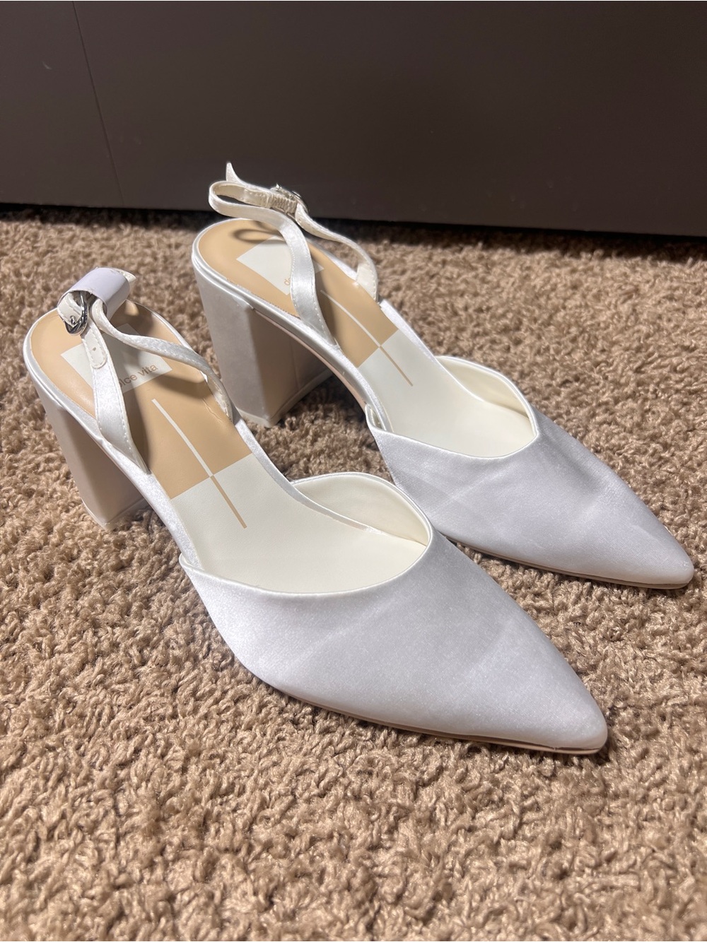 Dolce Vita Carel True White Satin Slingback High Heels, Size 7 - Picture 4 of 12